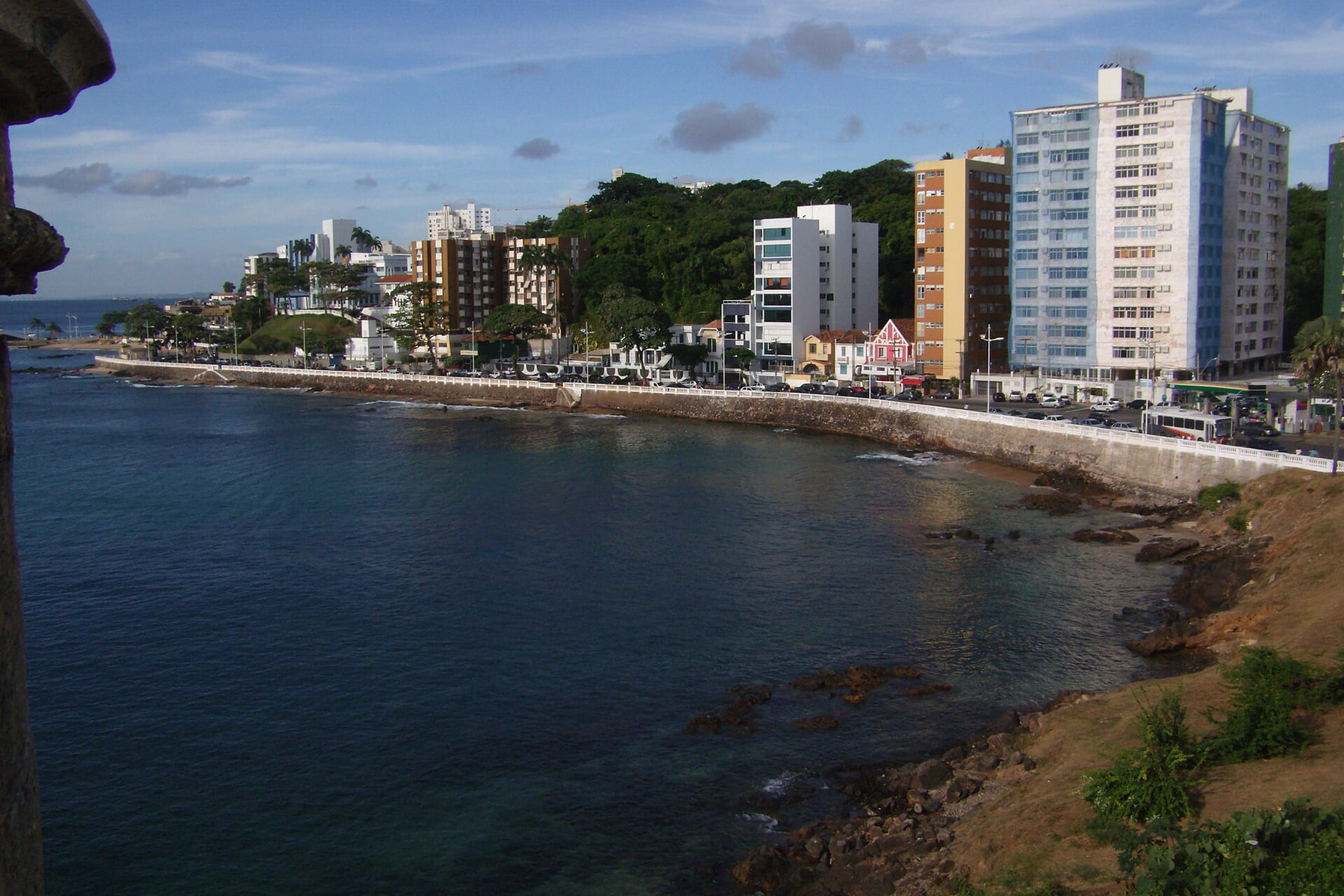 Vista de la costa y el mar en Porto da Barra, Salvador